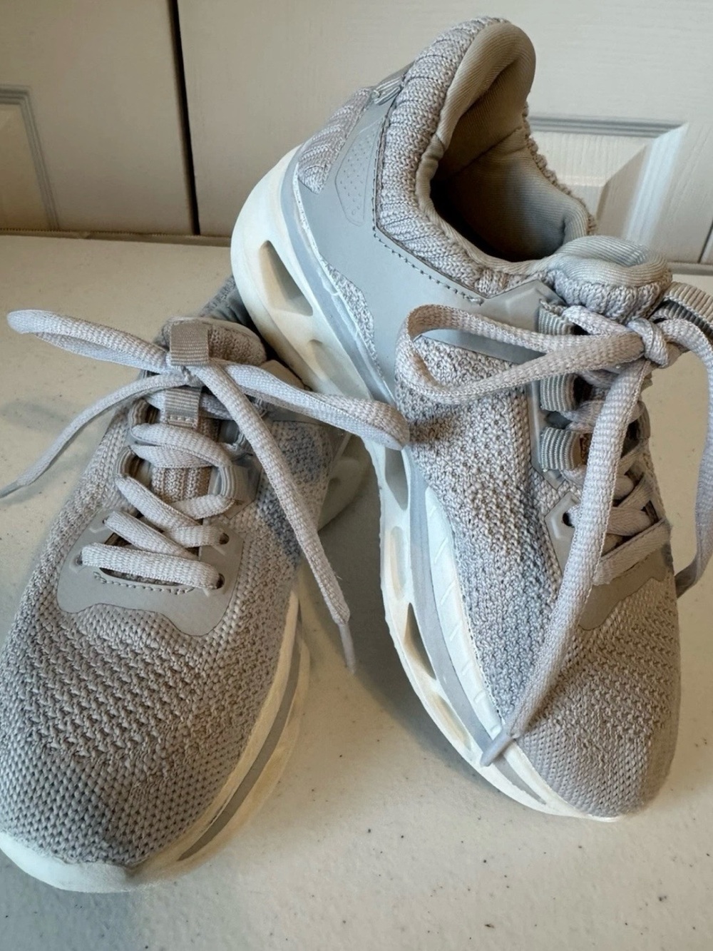 RBX Light Gray Knit Kids' Sneakers Size 1